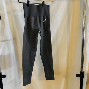 DOYOUEVEN | Hyperflex Seamless Leggings in charcoal S